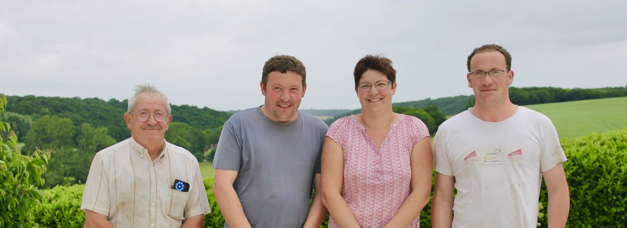 Amélie et Alexandre Seutin pour le GAEC des Prairies (500 ha et 340 vêlages) et pour le GAEC Seutin (410 ha et 60 vêlages) à Thurigny (Saint-Germain-des-Bois)
