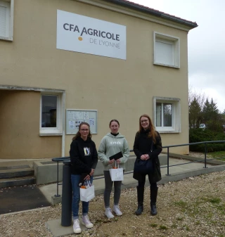 Trois jeunes du CFA agricoles primées au concours hippique